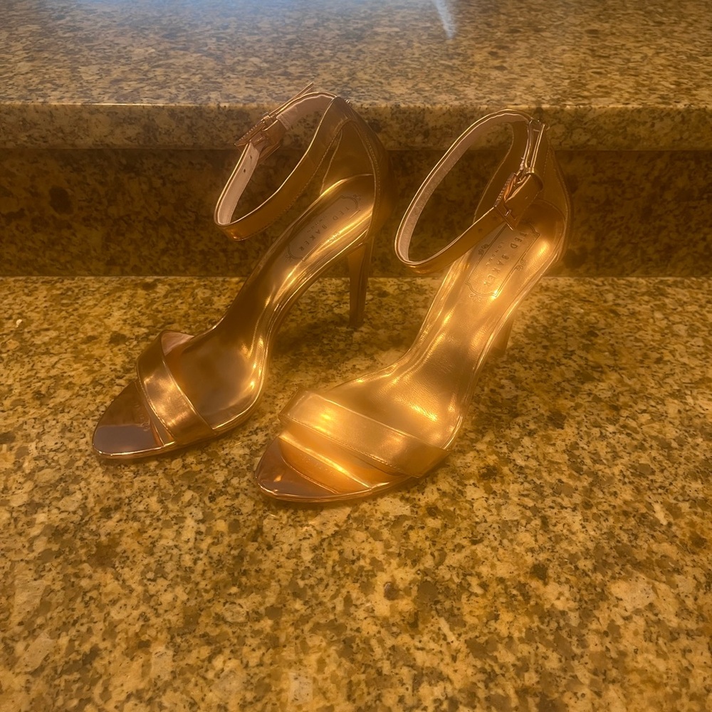 TED BAKER Sharlot Rose (?) Rose Gold Ankle Strap High Heel Sandals 37.5 US 7-7.5